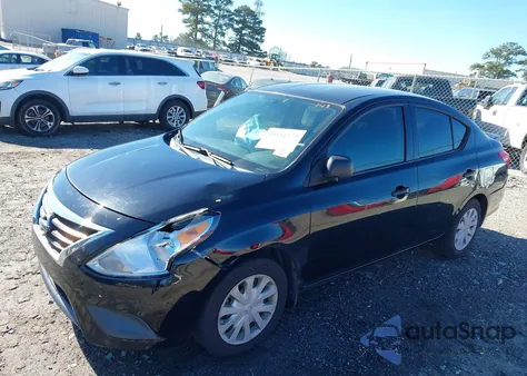 2015 Nissan Versa 1.6 S+ z USA, uszkodzony, nr VIN 3N1CN7AP7FL931404